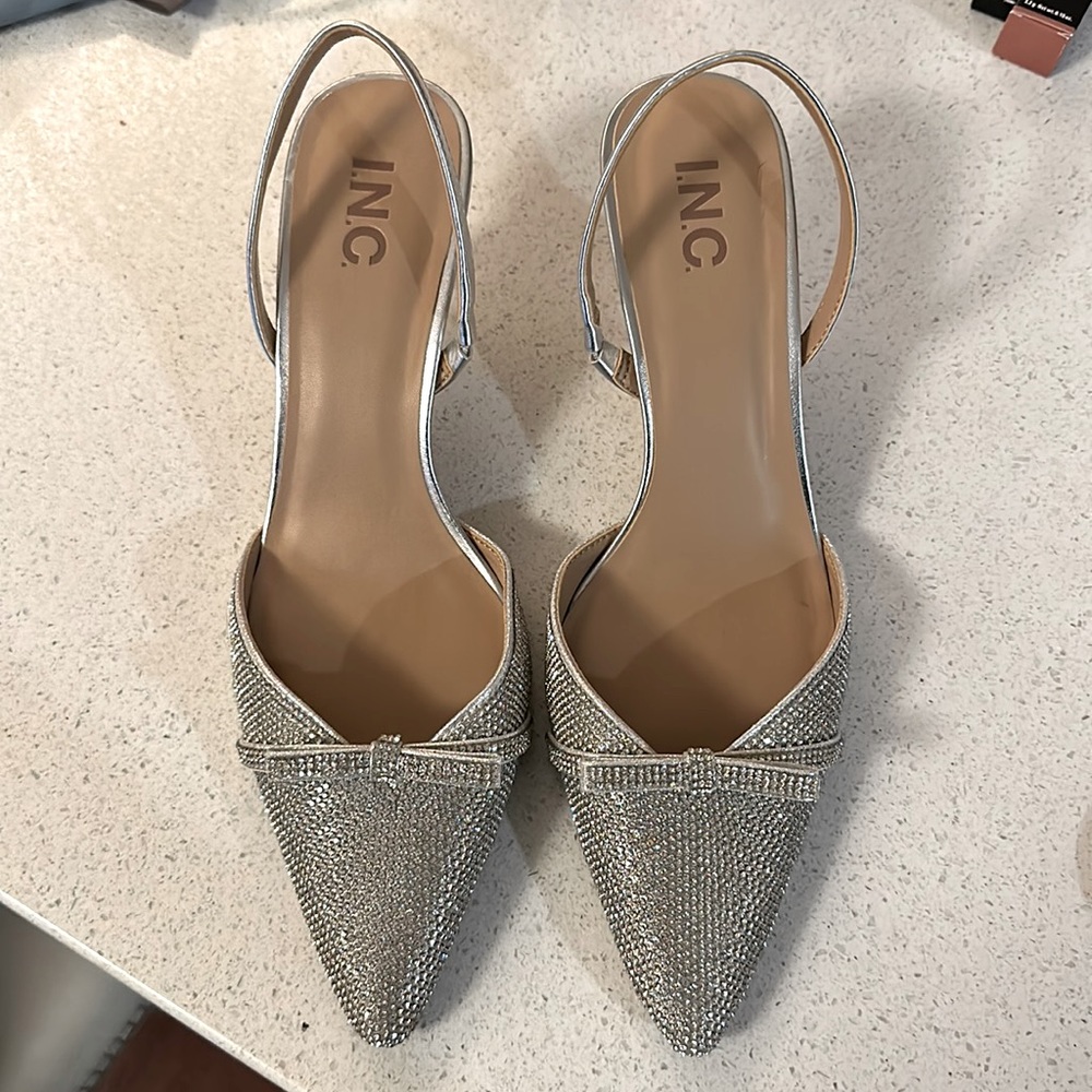I.N.C Gelsey Slingback Kitten-Heel Pumps- silver worn once. Women’s 9.5 M